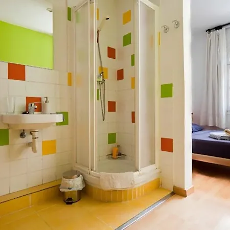 La Casa De Laura Nisia 3*