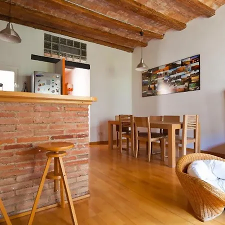 La Casa De Laura Nisia 3*