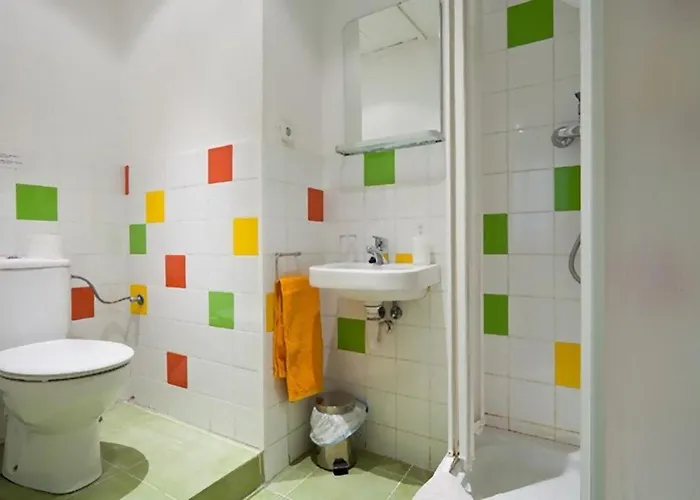 La Casa De Laura Nisia 4* برشلونة