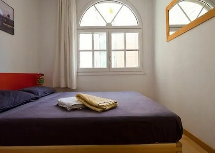 فندق مبيت وإفطار La Casa De Laura Nisia 4*